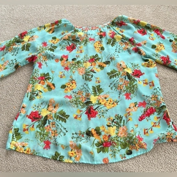 Fig & Flower blouse. Size medium. EUC - Picture 10 of 10